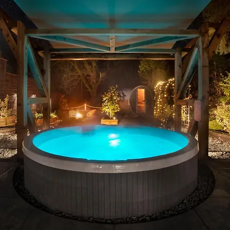 Aphrodites Group - Luxury Hot Tub In District! Bowness-on-Windermere