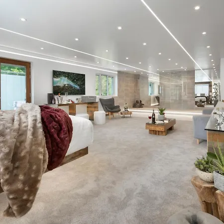 Aphrodites Group - Luxury Hot Tub In District! Ξενοδοχείο 5*