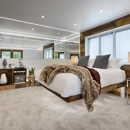 Ξενοδοχείο Aphrodites Group - Luxury Hot Tub In District! 5*