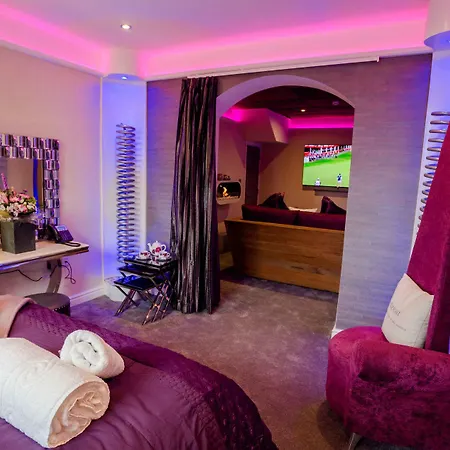 Aphrodites Group - Luxury Hot Tub In District! Bowness-on-Windermere