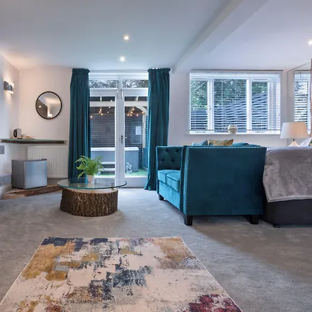 Aphrodites Group - Luxury Hot Tub In District! 5* Bowness-on-Windermere