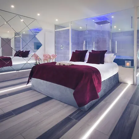 Aphrodites Group - Luxury Hot Tub In District! Ξενοδοχείο 5*