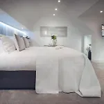 Hotel Aphrodites Group - Luxury Hot Tub In District!