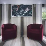 Aphrodites Group - Luxury Hot Tub In District!