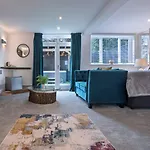 Aphrodites Group - Luxury Hot Tub In District! 5* Bowness-on-Windermere