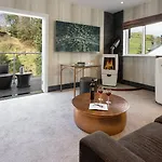 Aphrodites Group - Luxury Hot Tub In District! Hotel Bowness-on-Windermere