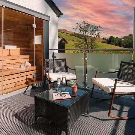 酒店 Aphrodites Group - Luxury Hot Tub In District!