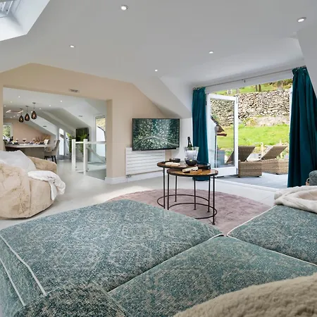 Aphrodites Group - Luxury Hot Tub In District! Hotel Bowness-on-Windermere