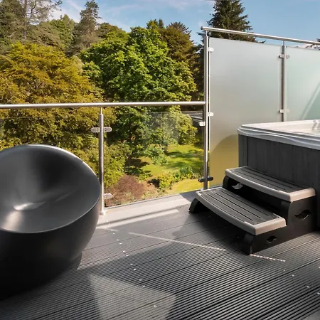 Aphrodites Group - Luxury Hot Tub In District! 鲍内斯温德米尔