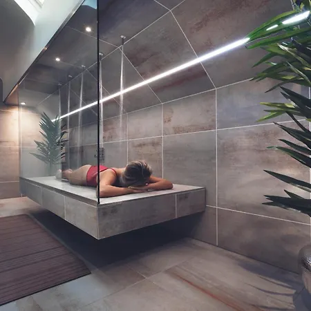Hotel Aphrodites Group - Luxury Hot Tub In District!