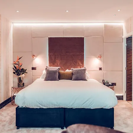 Aphrodites Group - Luxury Hot Tub In District! Bowness-on-Windermere