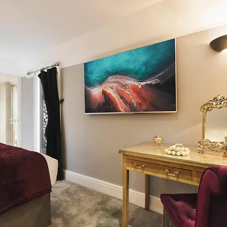 Aphrodites Group - Luxury Hot Tub In District! Hotel Bowness-on-Windermere