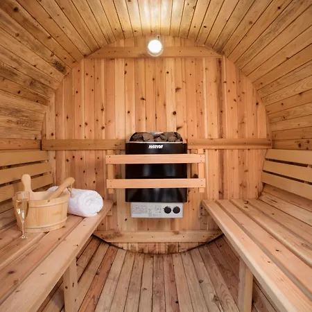 Aphrodites Group - Luxury Hot Tub In District! Hotel 5*
