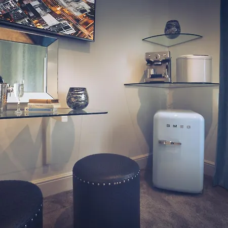 Aphrodites Group - Luxury Hot Tub In District! Hotel Bowness-on-Windermere