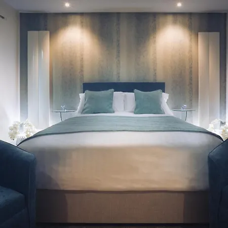 Aphrodites Group - Luxury Hot Tub In District! 5* Bowness-on-Windermere