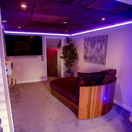 Aphrodites Group - Luxury Hot Tub In District! Bowness-on-Windermere