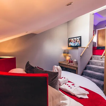 Aphrodites Group - Luxury Hot Tub In District! Bowness-on-Windermere