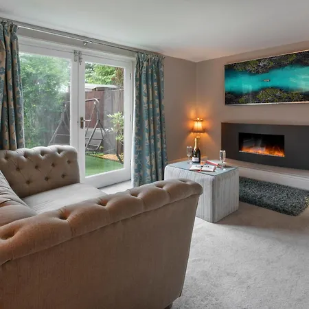 Hotel Aphrodites Group - Luxury Hot Tub In District! Bowness-on-Windermere
