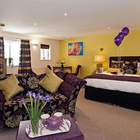 Hotel Aphrodites Group - Luxury Hot Tub In District!