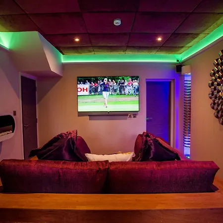 Hotel Aphrodites Group - Luxury Hot Tub In District! Bowness-on-Windermere