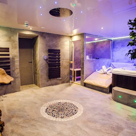 Aphrodites Group - Luxury Hot Tub In District! 酒店 5*