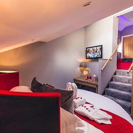 Aphrodites Group - Luxury Hot Tub In District! Bowness-on-Windermere