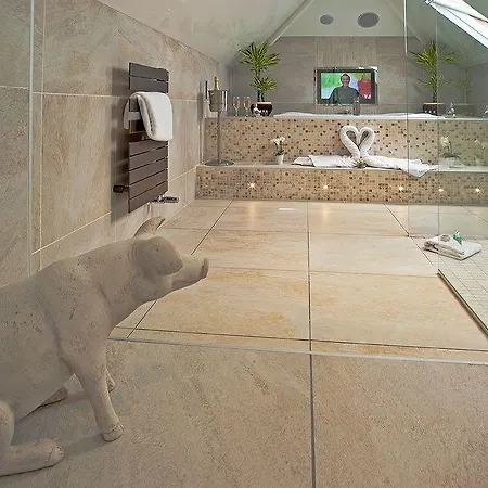 Hotel Aphrodites Group - Luxury Hot Tub In District! Bowness-on-Windermere
