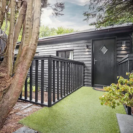 Hotel Aphrodites Group - Luxury Hot Tub In District! Bowness-on-Windermere