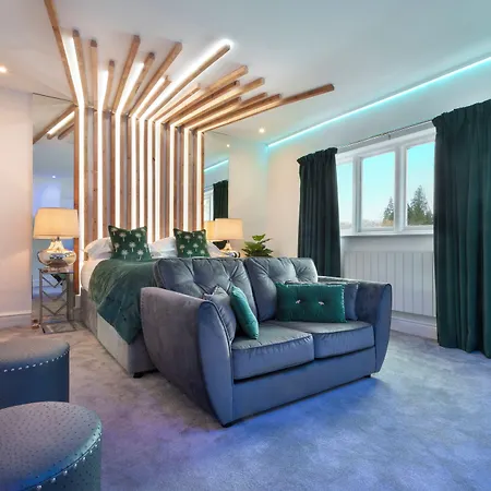 酒店 Aphrodites Group - Luxury Hot Tub In District! 鲍内斯温德米尔
