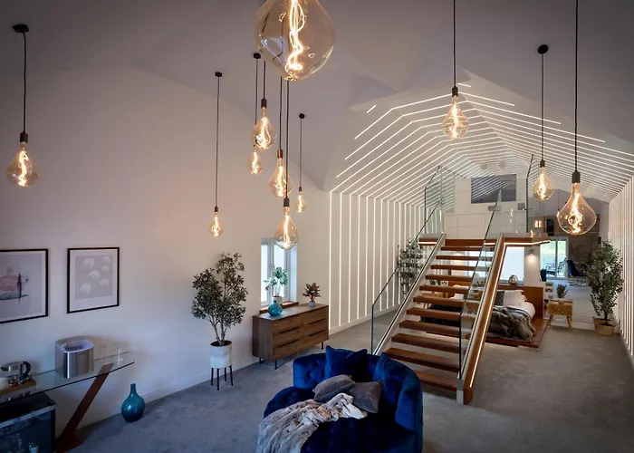 Hotel Aphrodites Group - Luxury Hot Tub In District! Bowness-on-Windermere