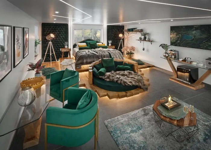 Aphrodites Group - Luxury Hot Tub In District! Hotel 5*