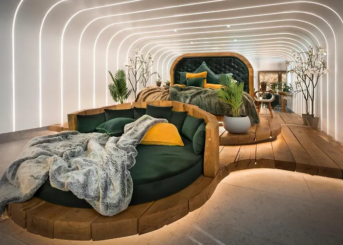 Aphrodites Group - Luxury Hot Tub In District! Hotel