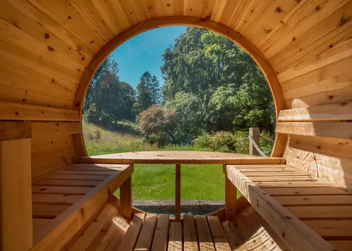 Aphrodites Group - Luxury Hot Tub In District! Hotel Bowness-on-Windermere