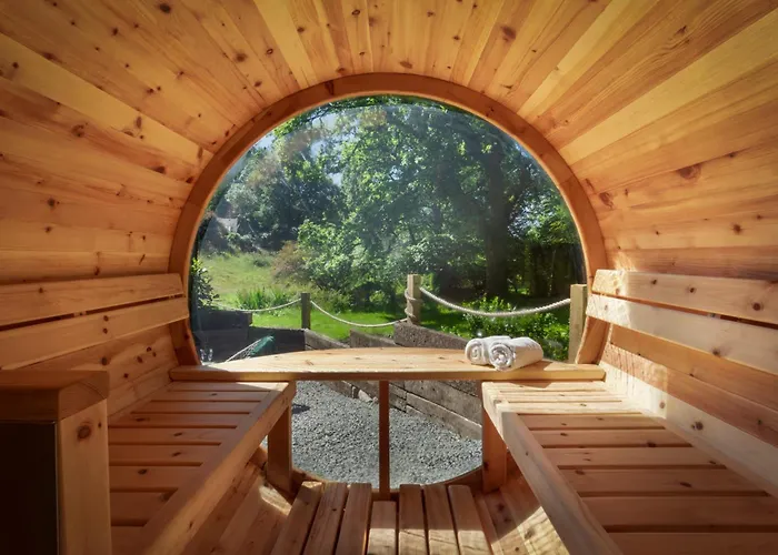 Hotel Aphrodites Group - Luxury Hot Tub In District! Bowness-on-Windermere