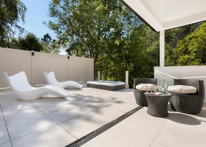 Aphrodites Group - Luxury Hot Tub In District! Hotel 5*