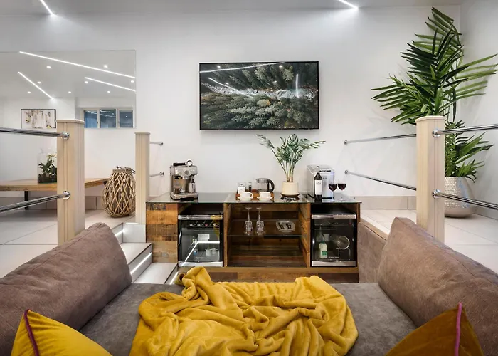 Aphrodites Group - Luxury Hot Tub In District! 5* Bowness-on-Windermere