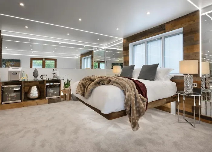 Hotel Aphrodites Group - Luxury Hot Tub In District! 5*