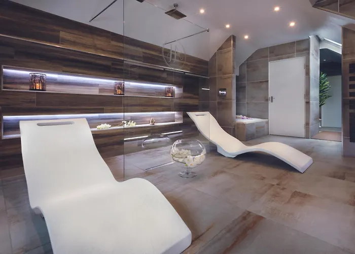 Aphrodites Group - Luxury Hot Tub In District! Bowness-on-Windermere