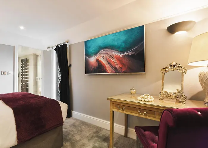 Aphrodites Group - Luxury Hot Tub In District! Hotel Bowness-on-Windermere