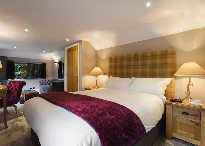 Hotel Aphrodites Group - Luxury Hot Tub In District!