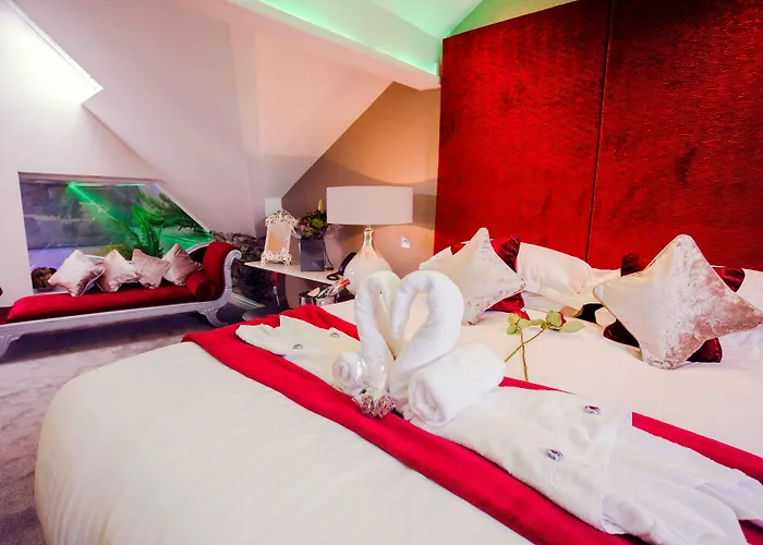 Hotel Aphrodites Group - Luxury Hot Tub In District! Bowness-on-Windermere