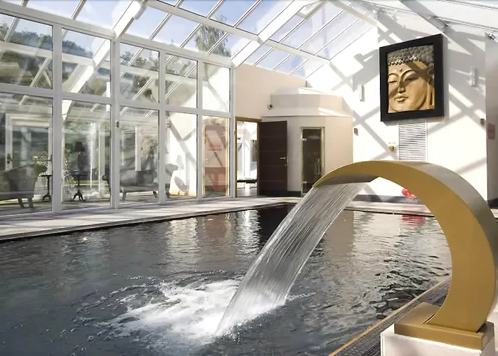 Hotel Aphrodites Group - Luxury Hot Tub In District! Bowness-on-Windermere