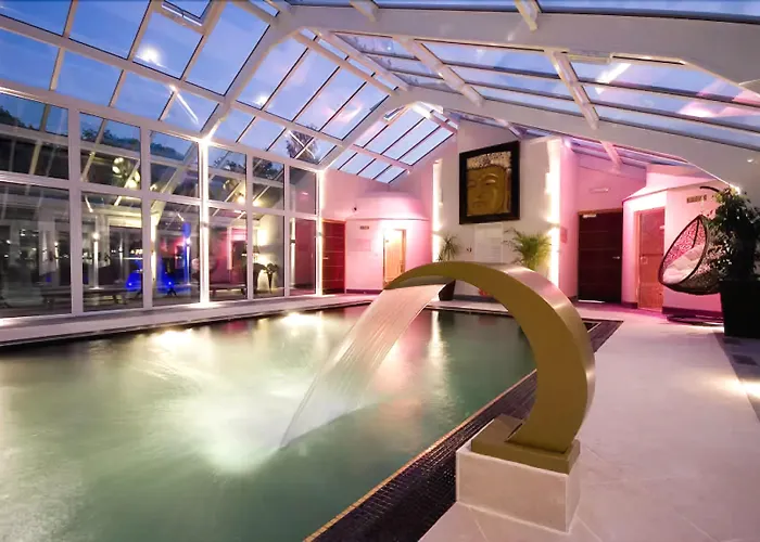 Hotel Aphrodites Group - Luxury Hot Tub In District!