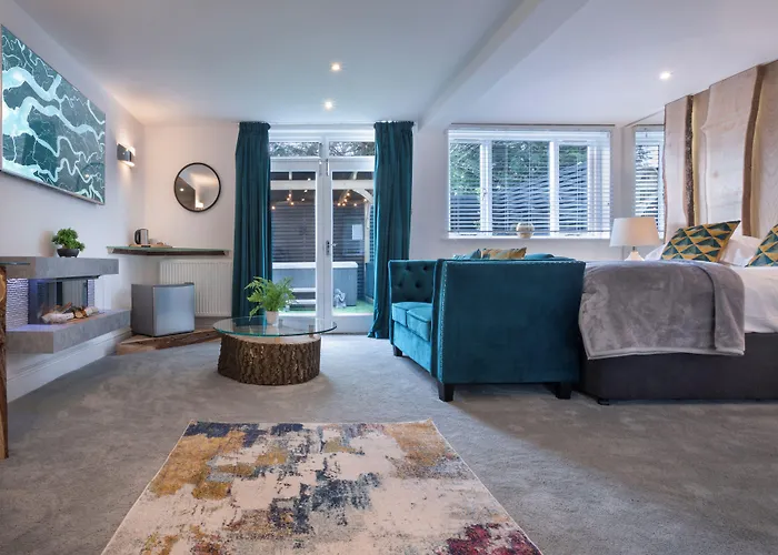 Aphrodites Group - Luxury Hot Tub In District! 5* Bowness-on-Windermere