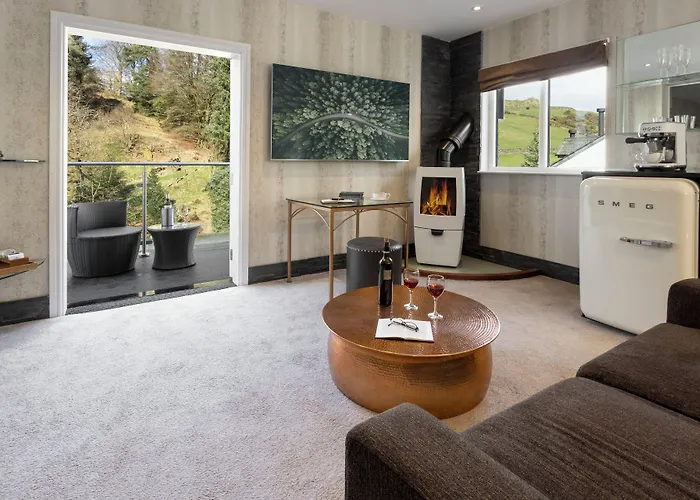 Aphrodites Group - Luxury Hot Tub In District! Hotel Bowness-on-Windermere