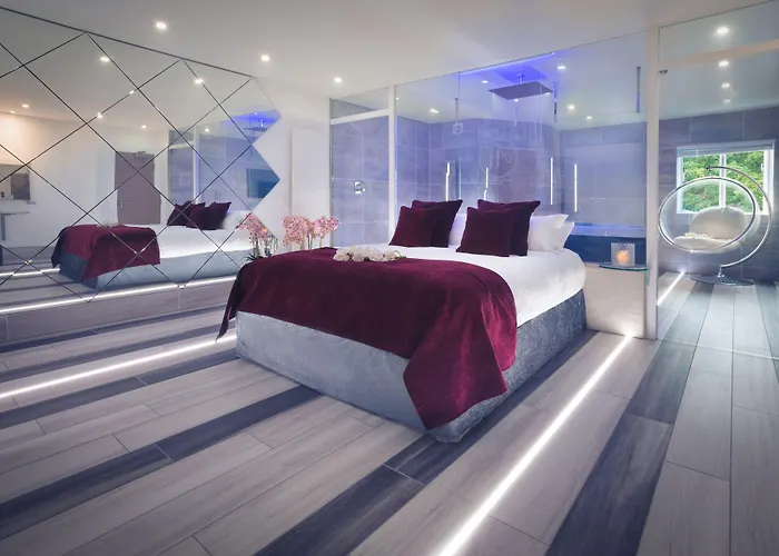 Aphrodites Group - Luxury Hot Tub In District! Hotel 5*