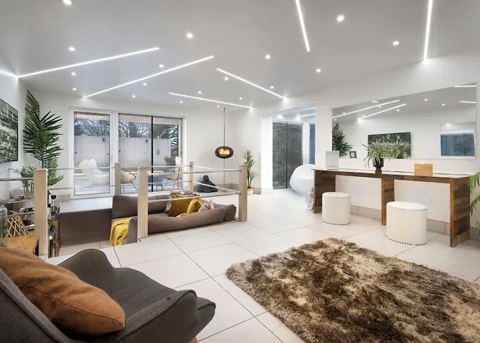 Hotel Aphrodites Group - Luxury Hot Tub In District! Bowness-on-Windermere