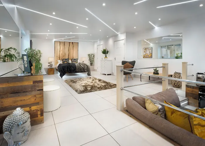 Hotel Aphrodites Group - Luxury Hot Tub In District! Bowness-on-Windermere