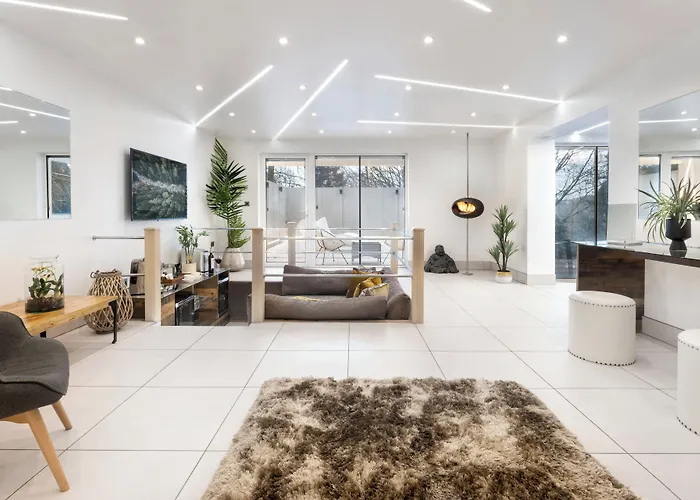 Aphrodites Group - Luxury Hot Tub In District! Hotel 5*