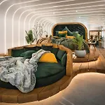 Aphrodites Group - Luxury Hot Tub In District! Hotell